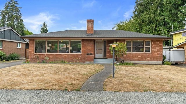 9533 14th Avenue NW, Seattle, WA 98117
