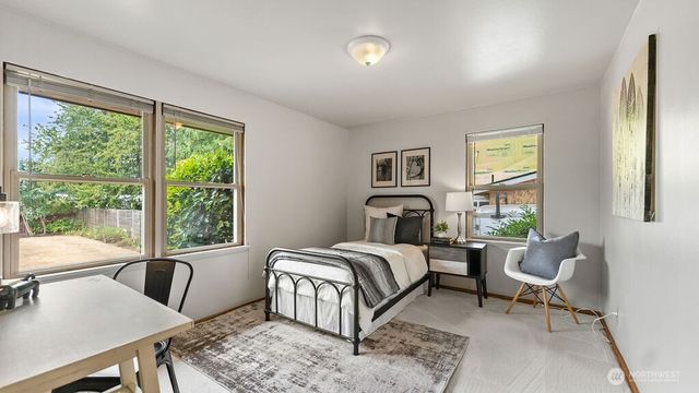 9533 14th Avenue NW, Seattle, WA 98117