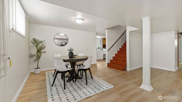 9533 14th Avenue NW, Seattle, WA 98117