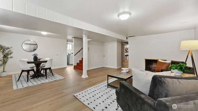 9533 14th Avenue NW, Seattle, WA 98117