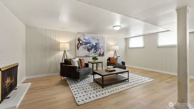 9533 14th Avenue NW, Seattle, WA 98117