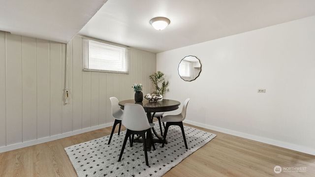 9533 14th Avenue NW, Seattle, WA 98117