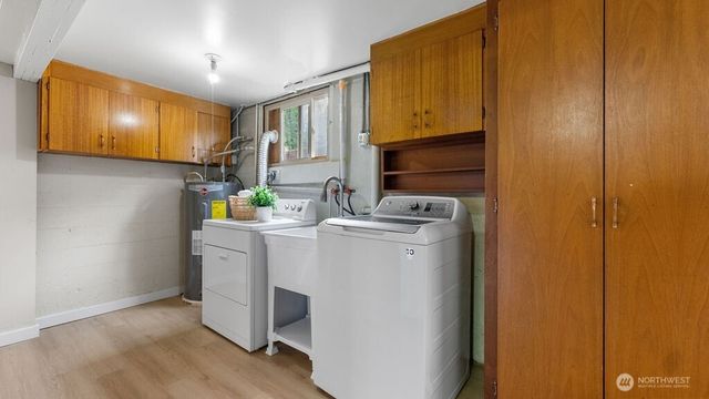 9533 14th Avenue NW, Seattle, WA 98117