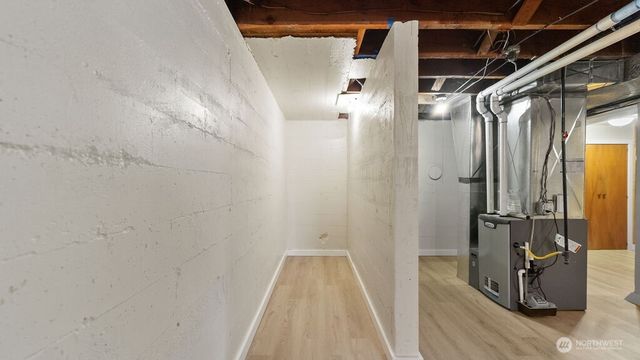 9533 14th Avenue NW, Seattle, WA 98117
