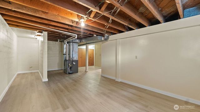 9533 14th Avenue NW, Seattle, WA 98117