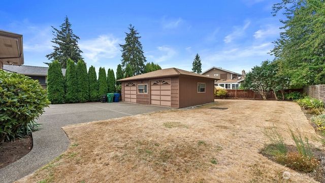 9533 14th Avenue NW, Seattle, WA 98117