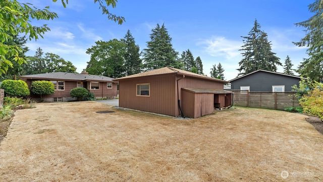 9533 14th Avenue NW, Seattle, WA 98117