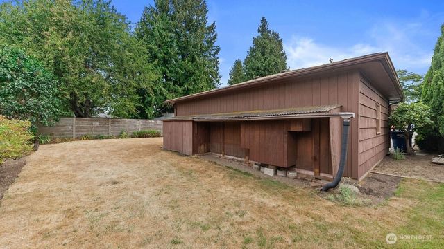 9533 14th Avenue NW, Seattle, WA 98117