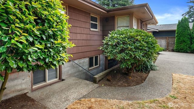 9533 14th Avenue NW, Seattle, WA 98117
