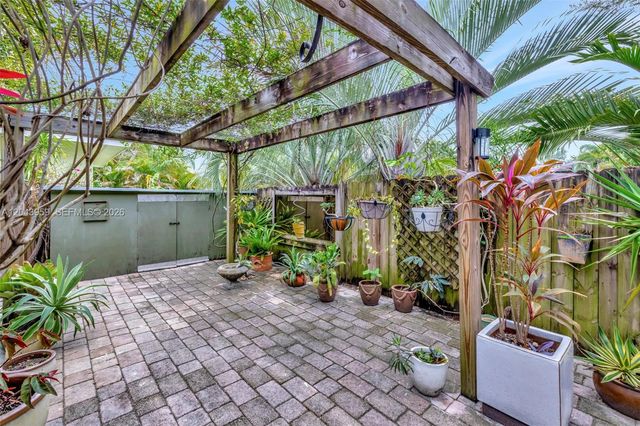 1401 NE 33rd St, Oakland Park, FL 33334