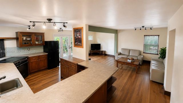 1401 NE 33rd St, Oakland Park, FL 33334