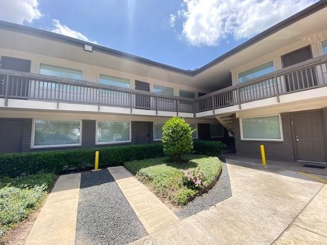 4701 Bell Street 10, Houston, TX 77023