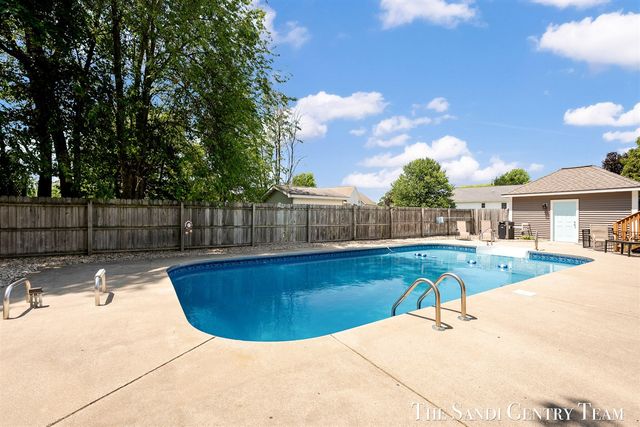 4007 Meadow Lane, Muskegon, MI 49444