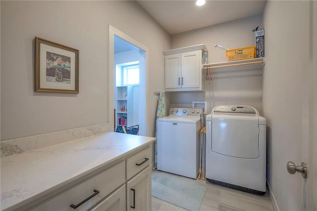 26089 W 96 Street, Lenexa, KS 66227