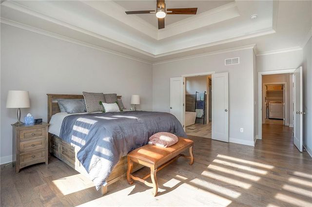 26089 W 96 Street, Lenexa, KS 66227