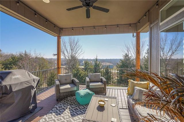 26089 W 96 Street, Lenexa, KS 66227