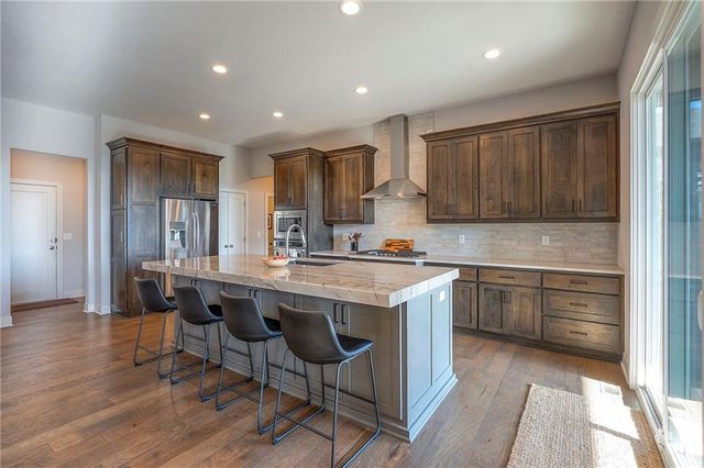 26089 W 96 Street, Lenexa, KS 66227