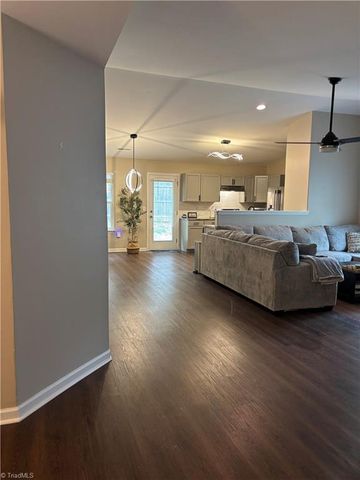 1227 Stonefield Crossing Court, Winston-salem, NC 27107