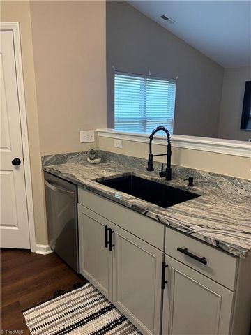 1227 Stonefield Crossing Court, Winston-salem, NC 27107