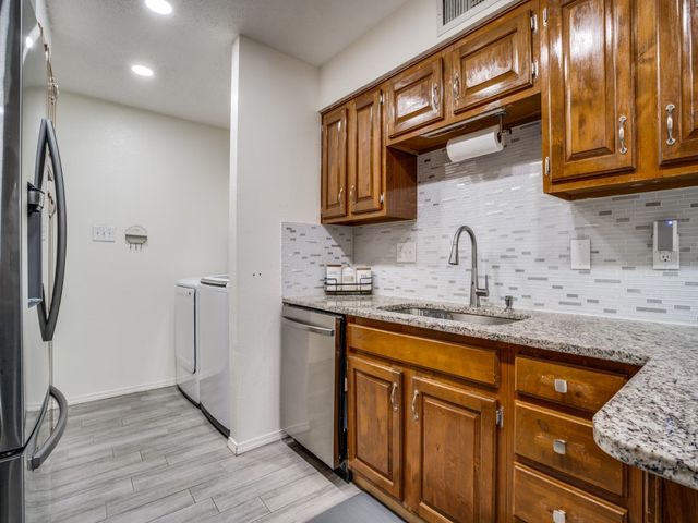 712 Middle Cove Drive, Plano, TX 75023