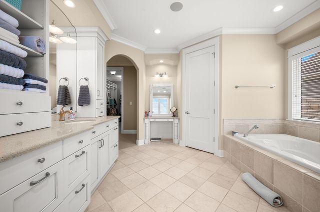 101 Lighthouse Dunes Path, St. Joseph, MI 49085