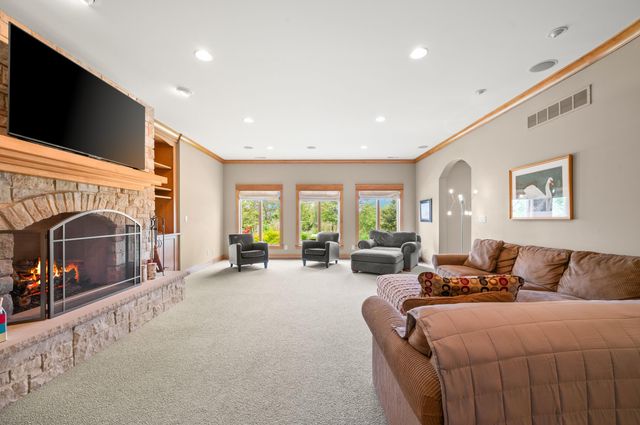 101 Lighthouse Dunes Path, St. Joseph, MI 49085