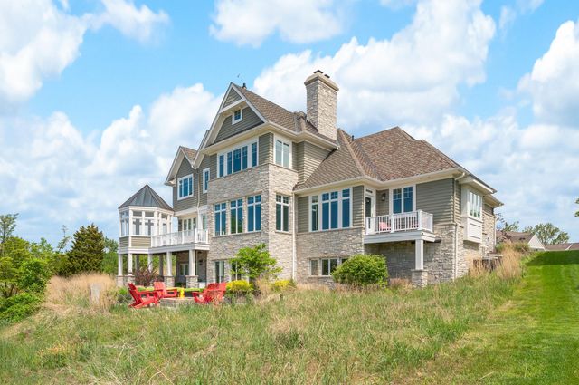 101 Lighthouse Dunes Path, St. Joseph, MI 49085