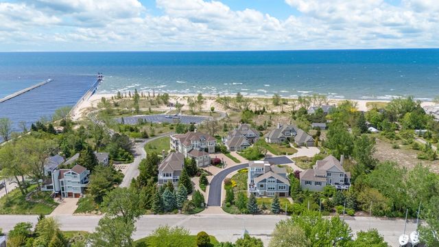 101 Lighthouse Dunes Path, St. Joseph, MI 49085