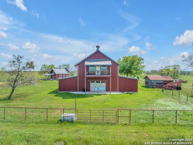 16547 E GABLE RD, St Hedwig, TX 78152