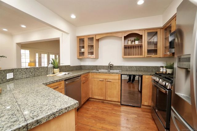 10696 Gabacho Drive, San Diego, CA 92124