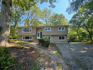 30 Patricia Court, Ledyard, CT 06335