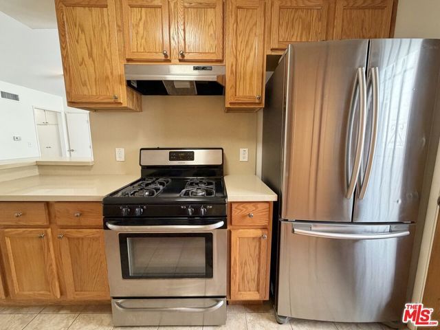 11727 Mayfield Avenue 2, Los Angeles, CA 90049