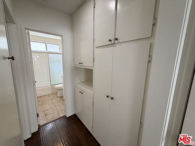 11727 Mayfield Avenue 2, Los Angeles, CA 90049