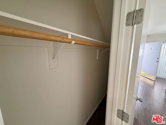 11727 Mayfield Avenue 2, Los Angeles, CA 90049