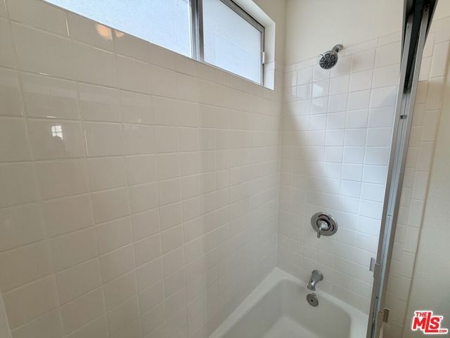 11727 Mayfield Avenue 2, Los Angeles, CA 90049