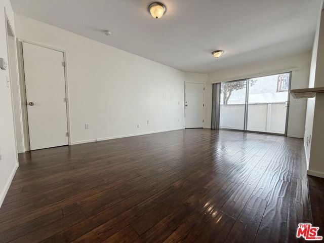 11727 Mayfield Avenue 2, Los Angeles, CA 90049
