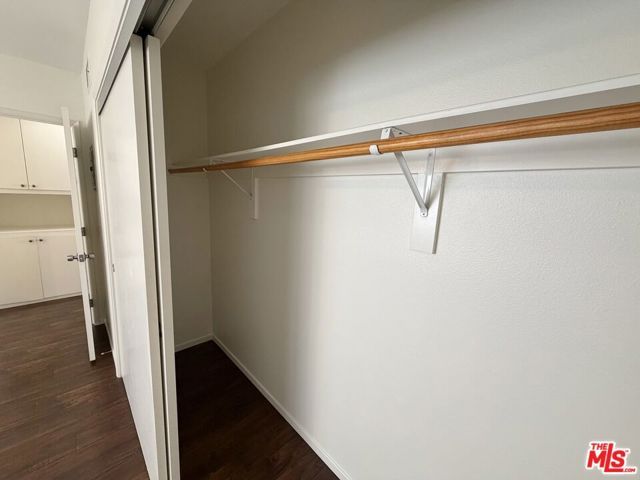 11727 Mayfield Avenue 2, Los Angeles, CA 90049