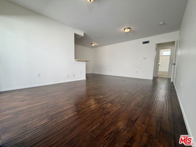 11727 Mayfield Avenue 2, Los Angeles, CA 90049