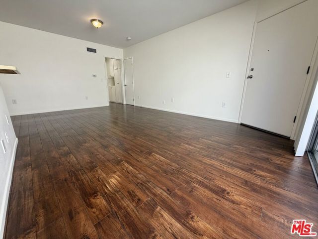 11727 Mayfield Avenue 2, Los Angeles, CA 90049