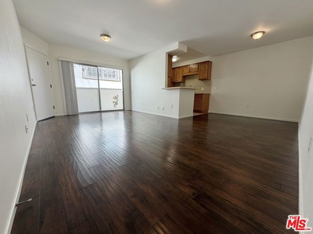 11727 Mayfield Avenue 2, Los Angeles, CA 90049