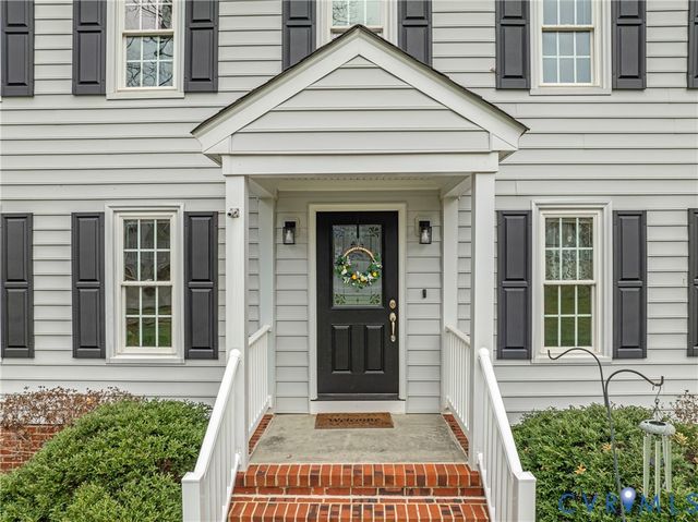 347 Rossmere Dr, Midlothian, VA 23114