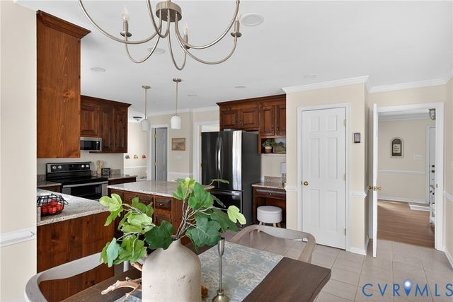 347 Rossmere Dr, Midlothian, VA 23114