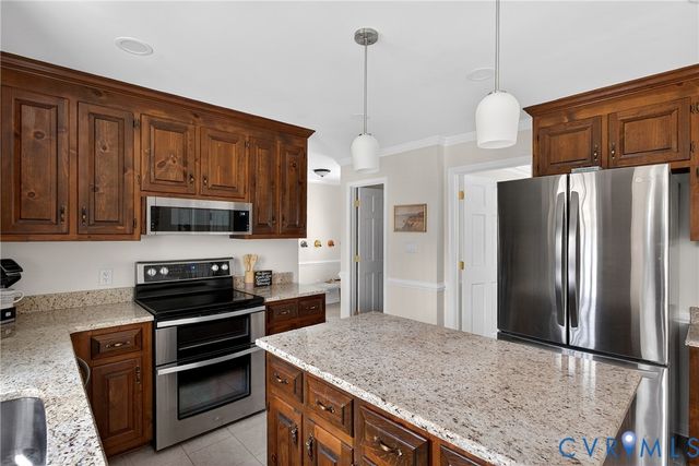 347 Rossmere Dr, Midlothian, VA 23114