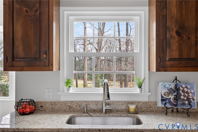 347 Rossmere Dr, Midlothian, VA 23114