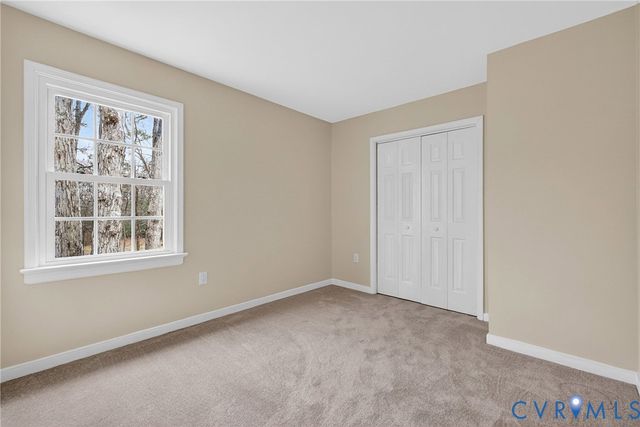 347 Rossmere Dr, Midlothian, VA 23114