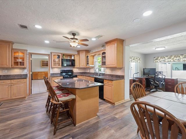 2100 MCKINLEY STREET, Clearwater, FL 33765