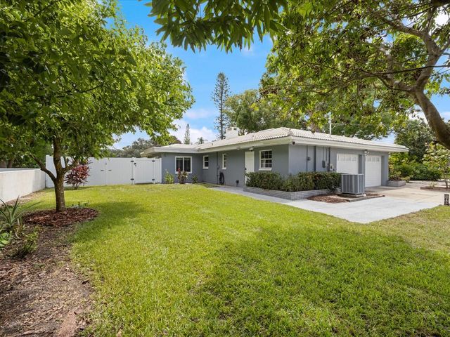 2100 MCKINLEY STREET, Clearwater, FL 33765