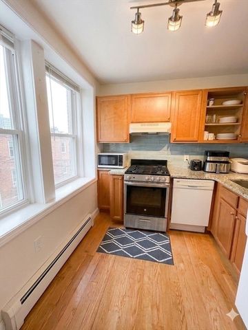 1054 Cambridge St 4Fa, Cambridge, MA 02139