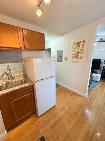 1054 Cambridge St 4Fa, Cambridge, MA 02139