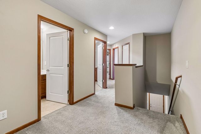 2107 Cedar Grove Trail 104, Eagan, MN 55122